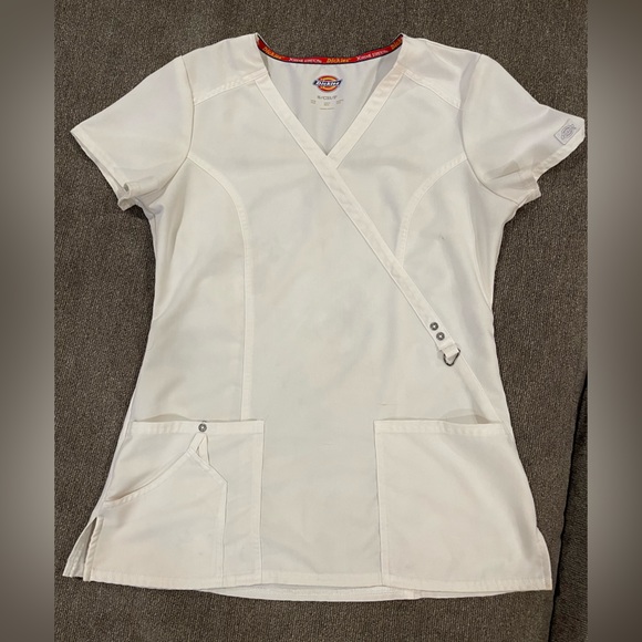 Women’s white scrub top dickies brand - Picture 1 of 2